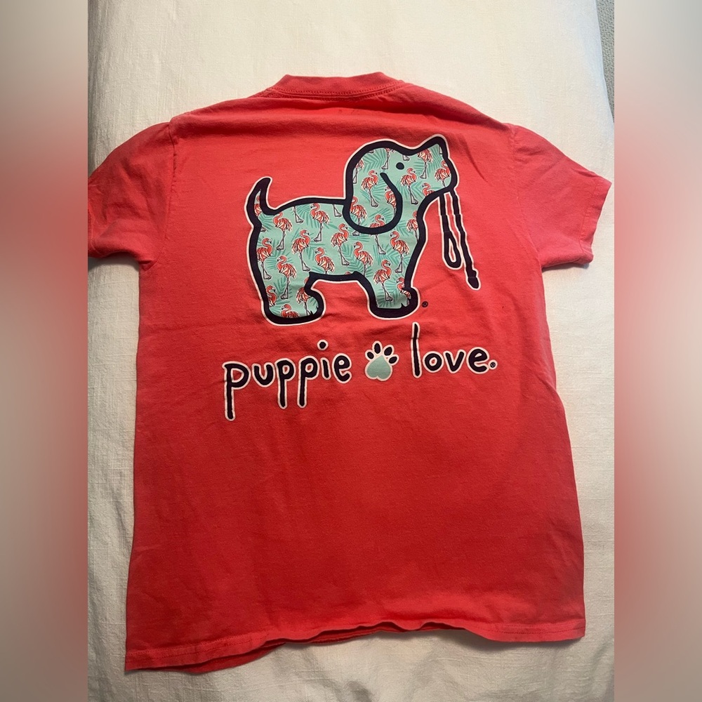 Puppy Love Tshirt 🦩 
Size Small
